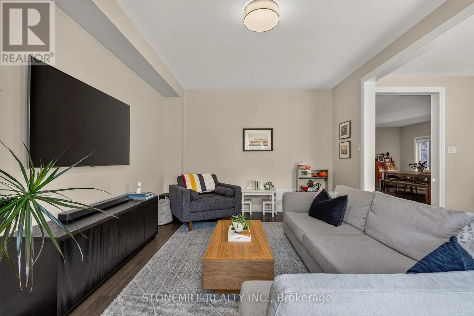 226 MIDLAND PLACE