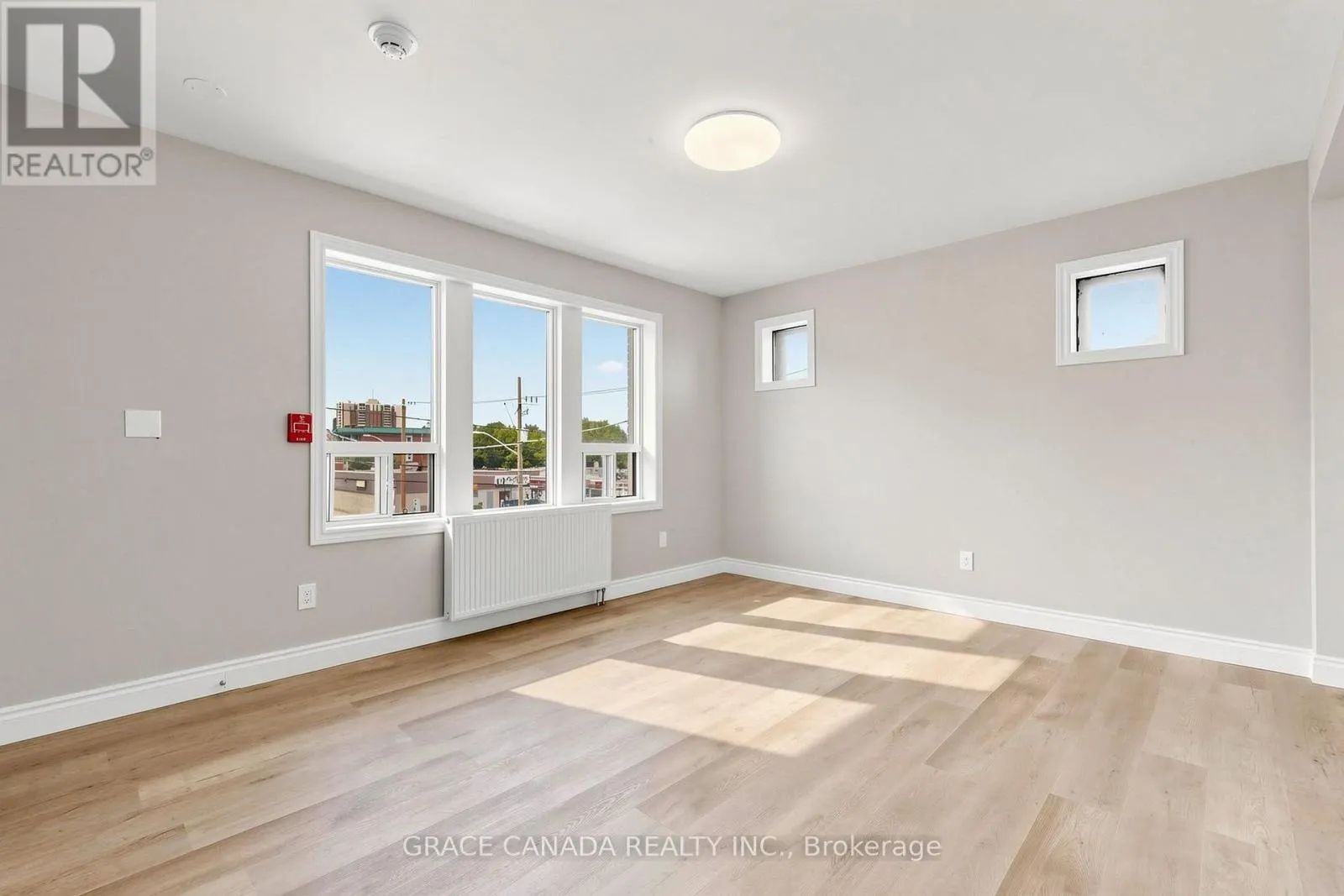 UNIT 8 - 71 SANFORD AVENUE S