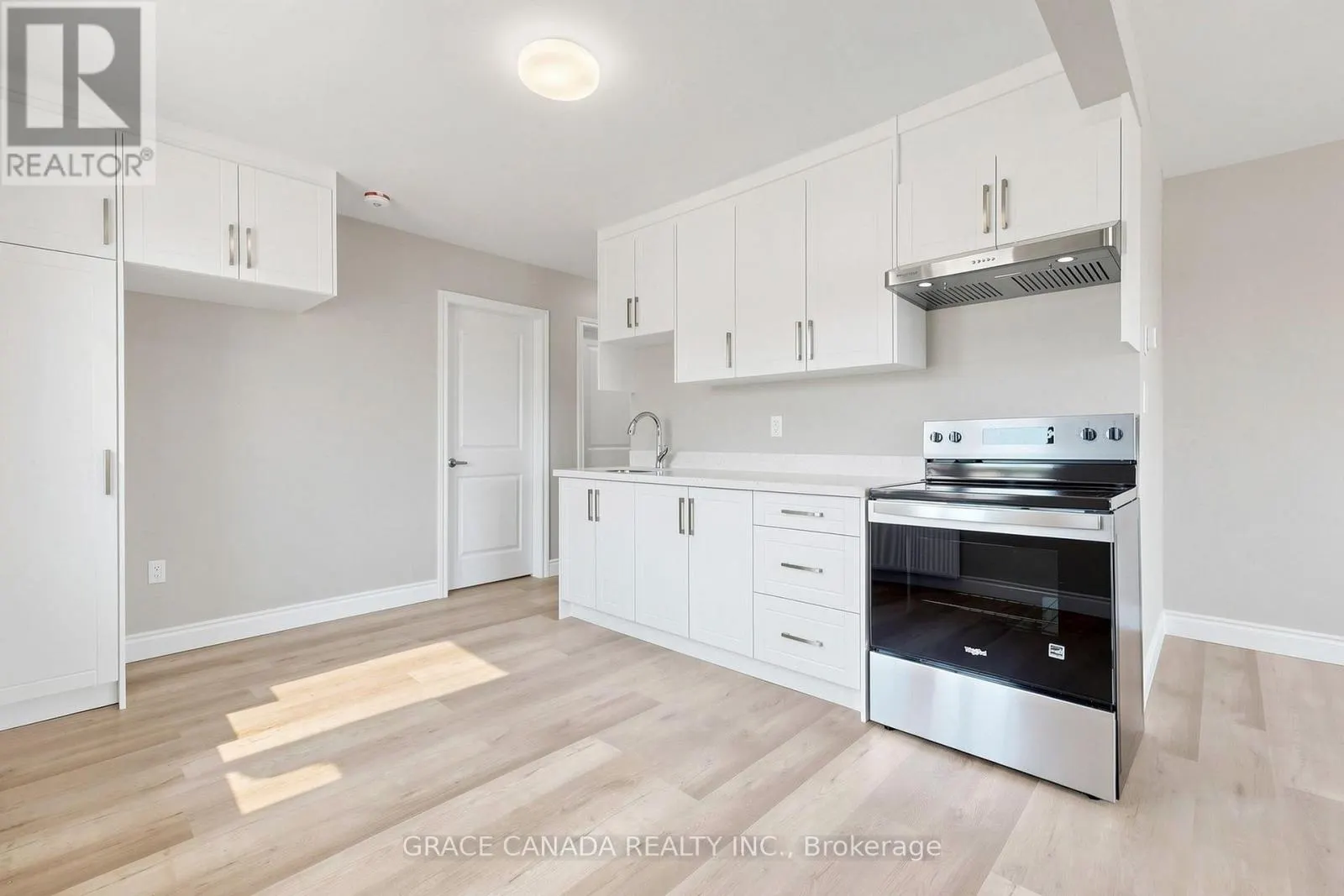 UNIT 8 - 71 SANFORD AVENUE S