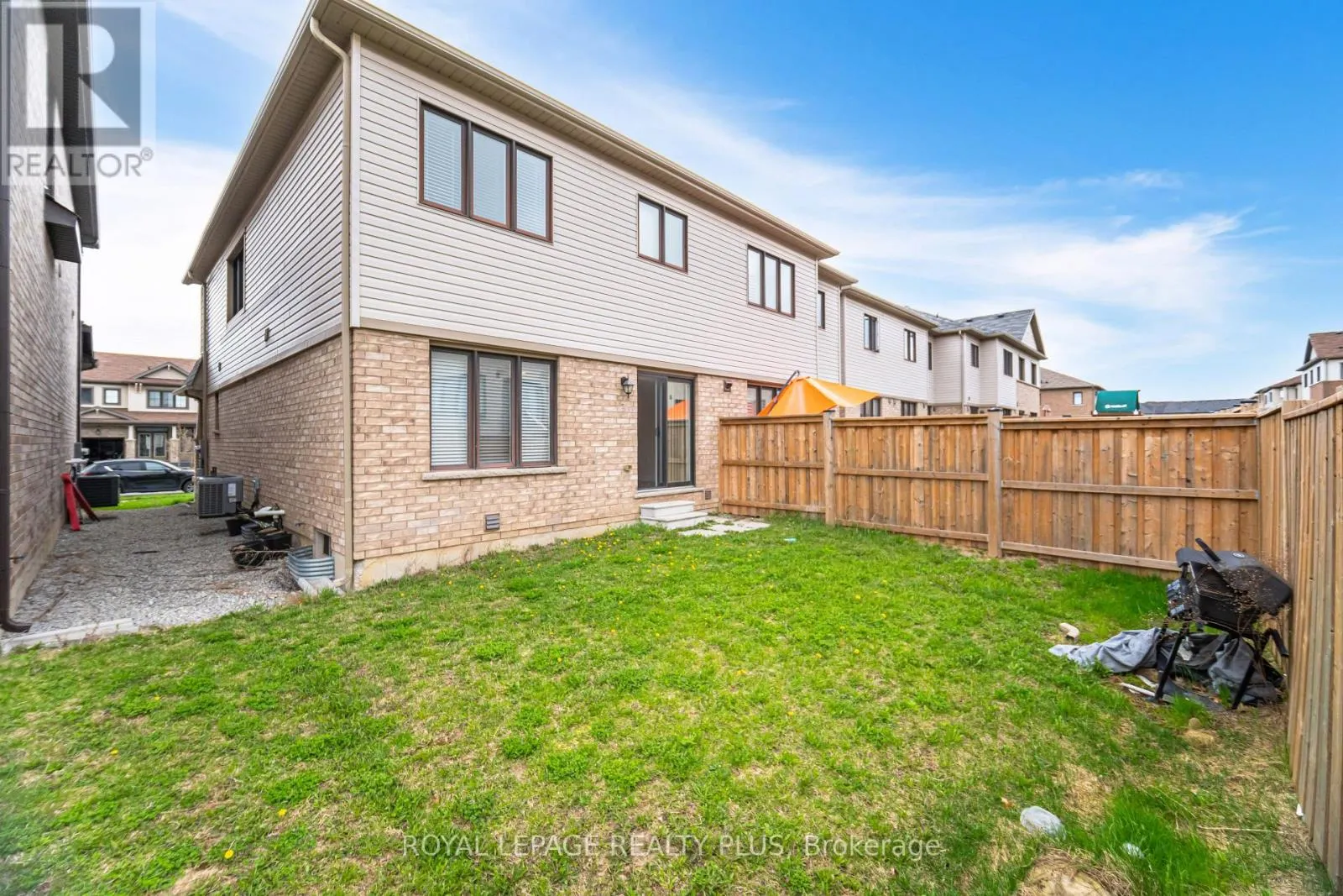 12 PAGEBROOK CRESCENT