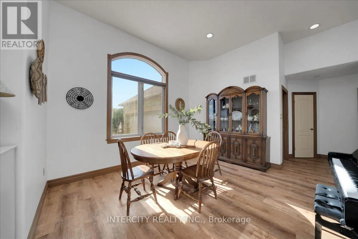 3 TORRANCE LANE