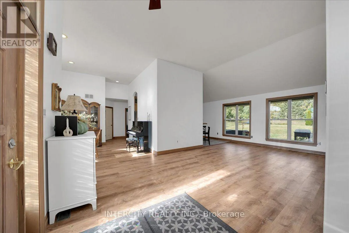 3 TORRANCE LANE
