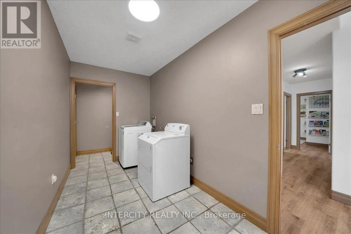 3 TORRANCE LANE