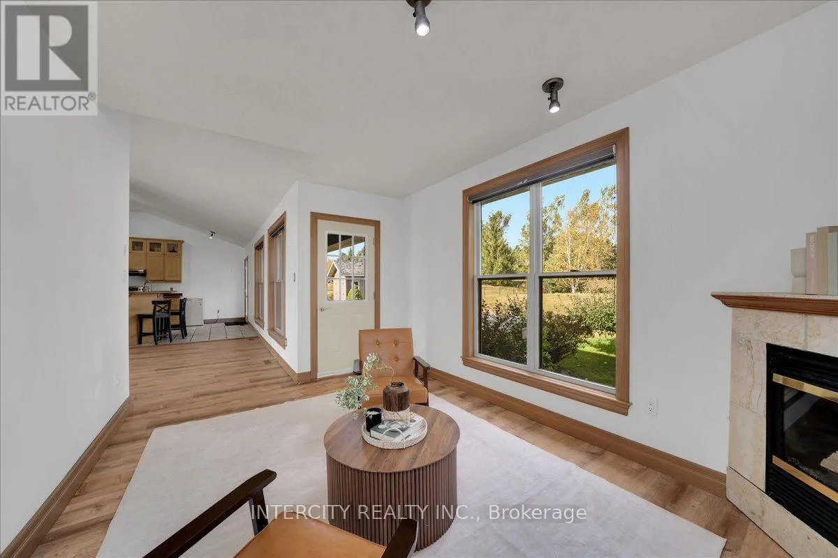 3 TORRANCE LANE