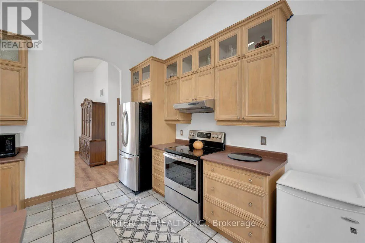 3 TORRANCE LANE