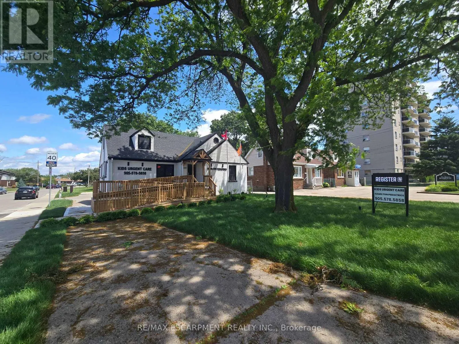 2 - 531 QUEENSTON ROAD