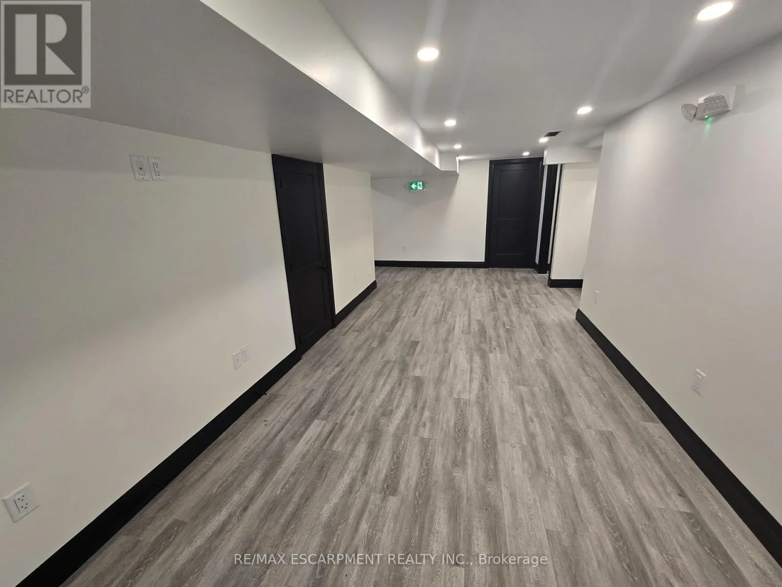 2 - 531 QUEENSTON ROAD