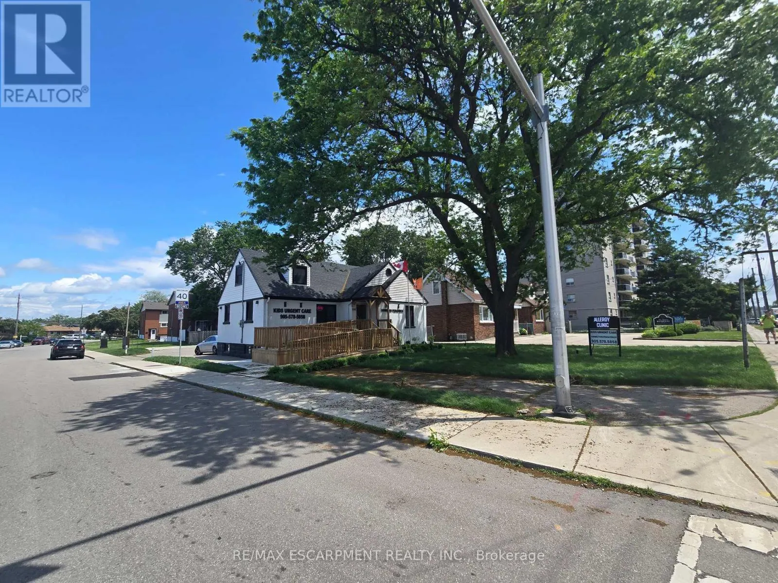2 - 531 QUEENSTON ROAD