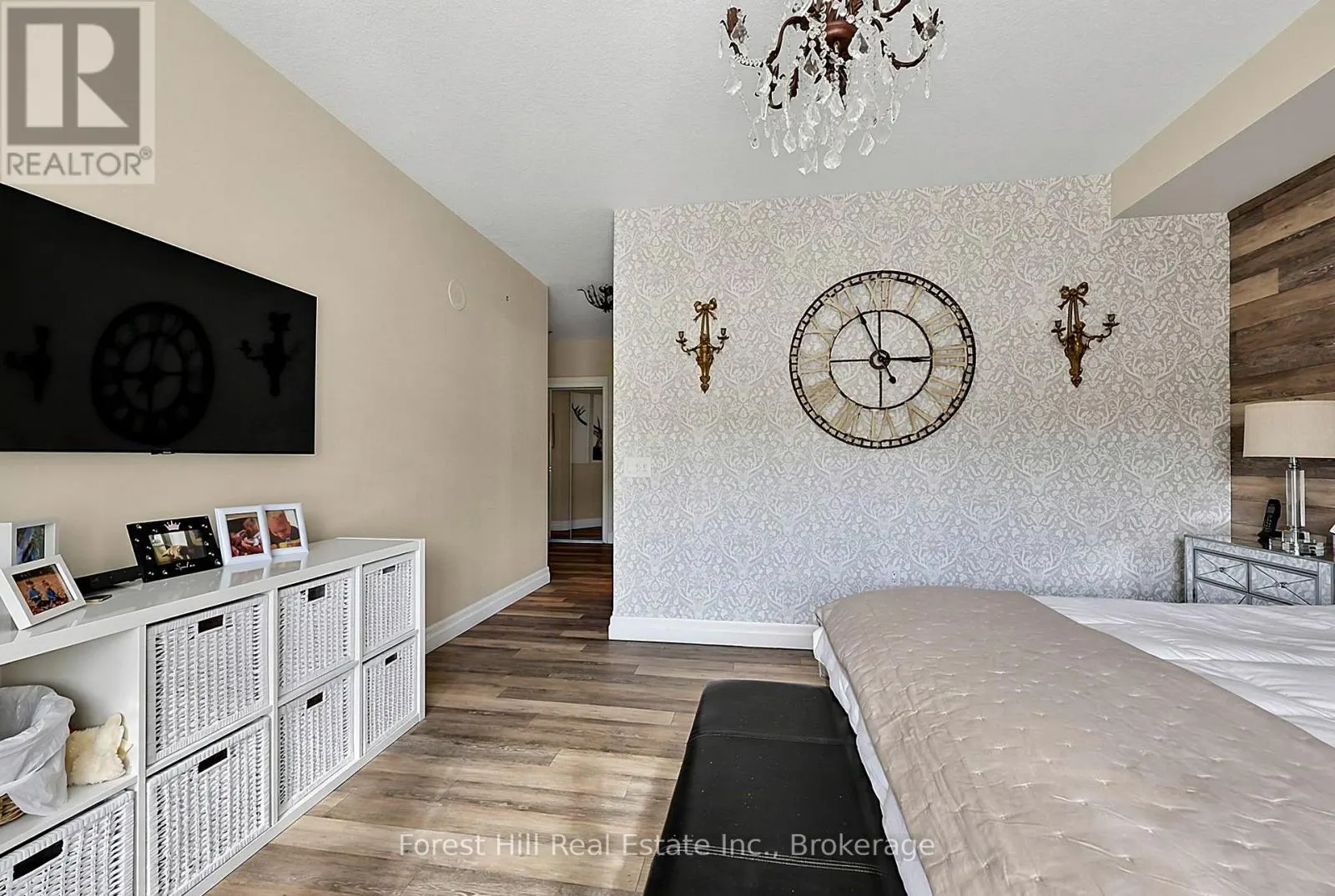202 - 110 STEAMSHIP BAY ROAD N #202