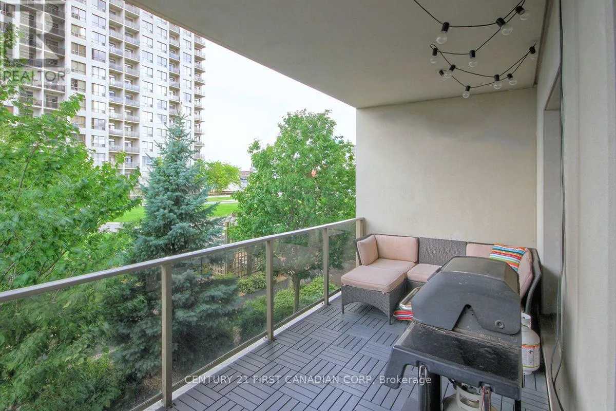 809 - 330 RIDOUT STREET N #809