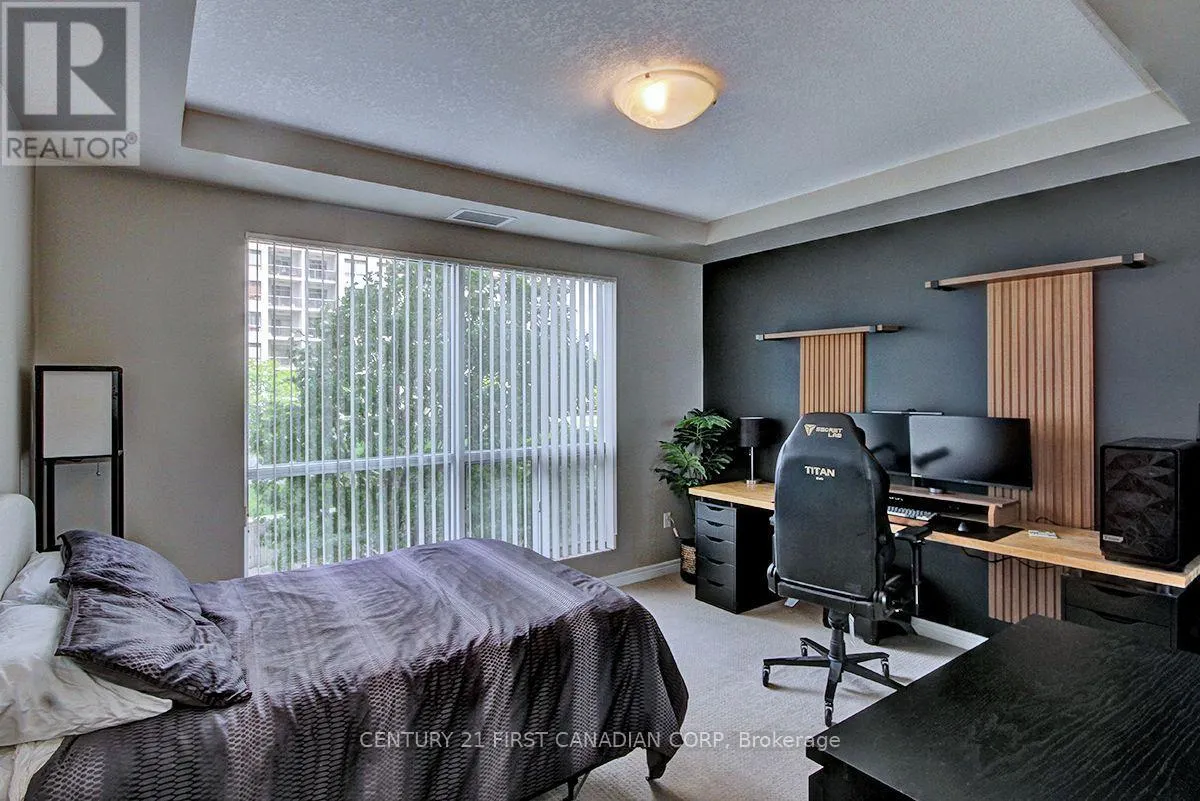 809 - 330 RIDOUT STREET N #809