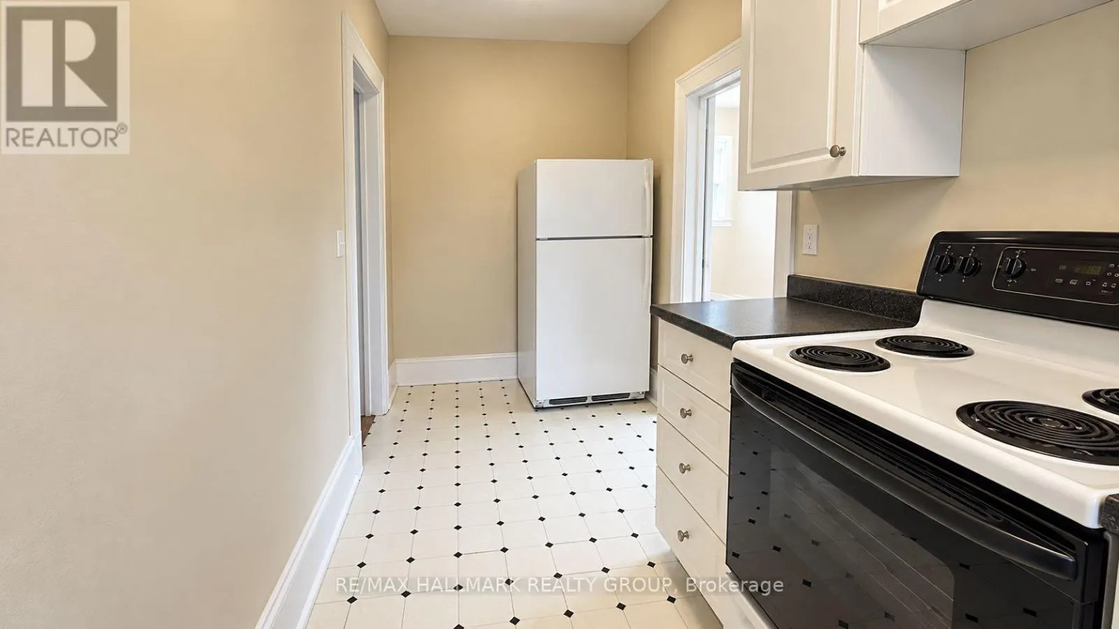 3 - 94 FAIRMONT AVENUE