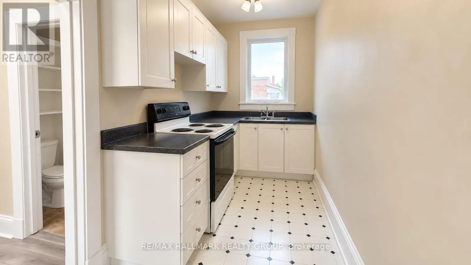 3 - 94 FAIRMONT AVENUE