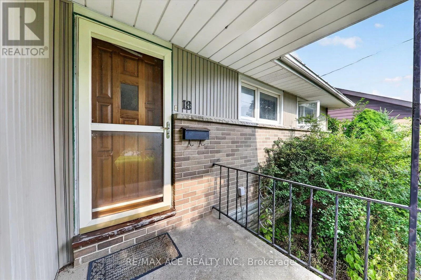 18 HENEAGE STREET