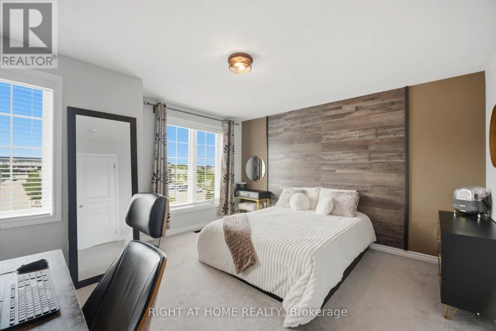 73 - 88 DECORSO DRIVE