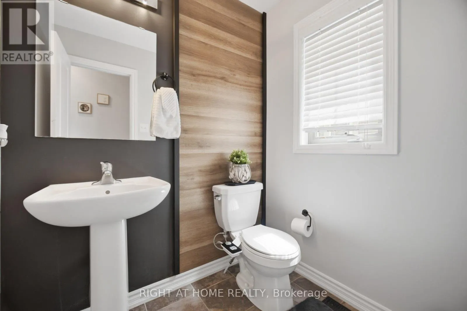 73 - 88 DECORSO DRIVE