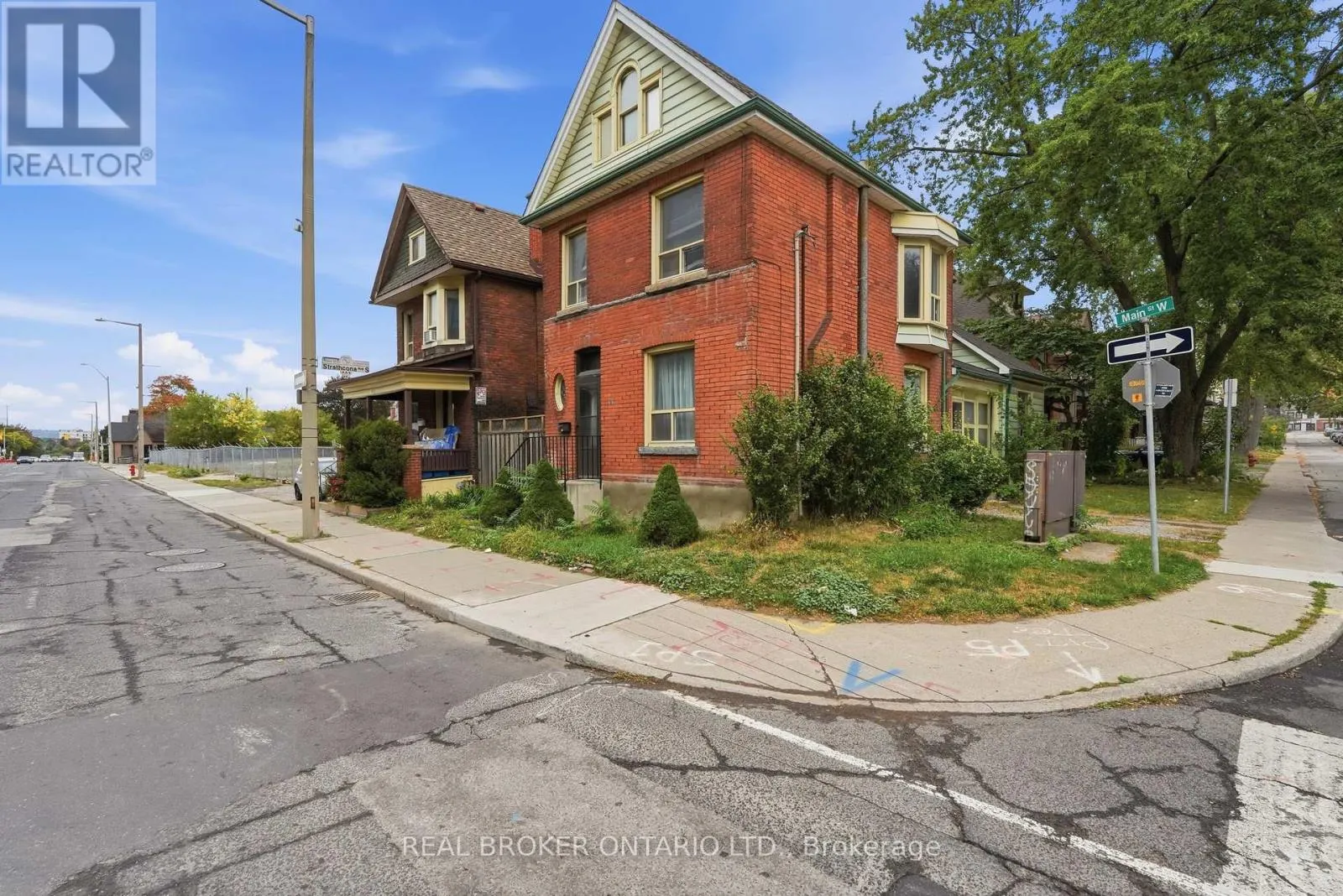 418 MAIN STREET W
