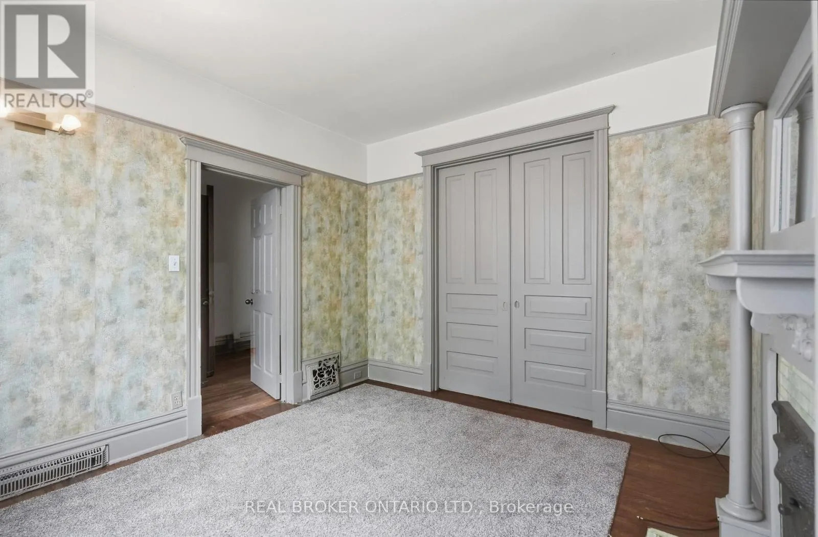 418 MAIN STREET W