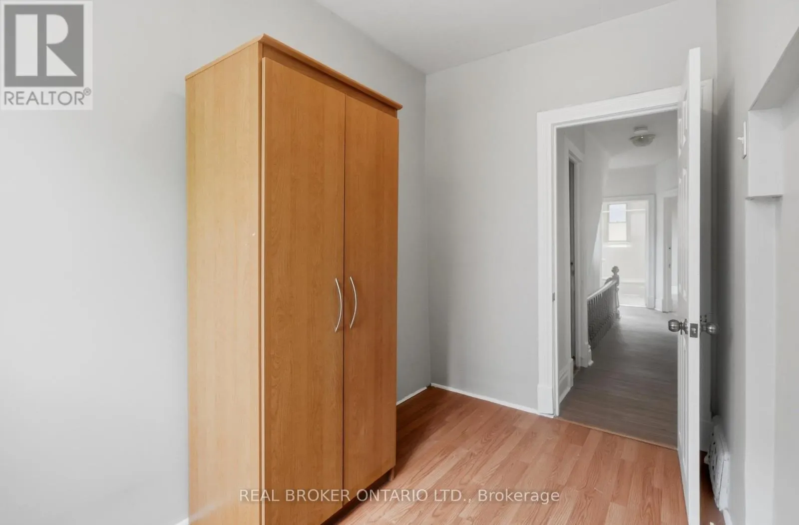 418 MAIN STREET W