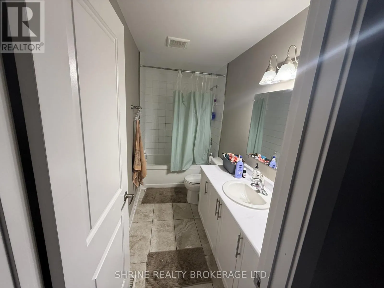 6A - 439 ATHLONE AVENUE #6A