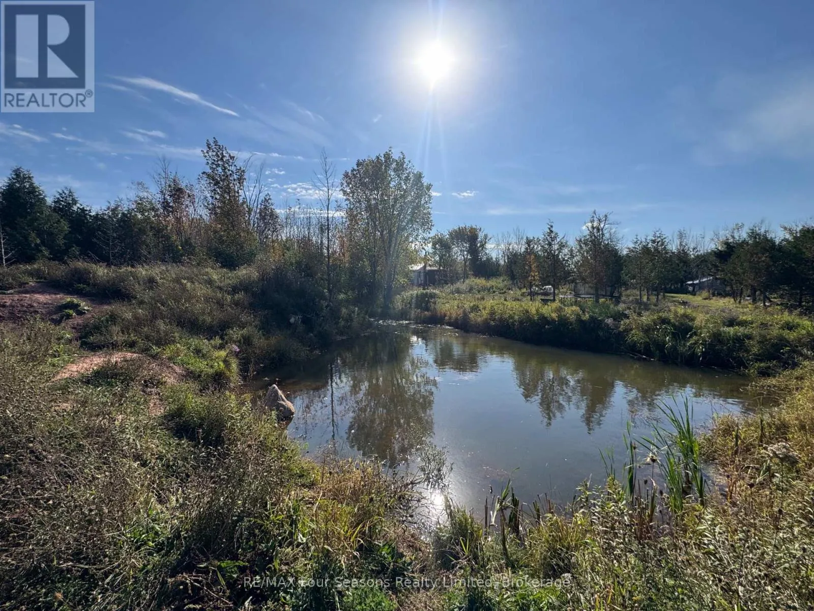 NORTH 1/2 LOT 25 ST VINCENT SYDENHAM TOWNLINE N