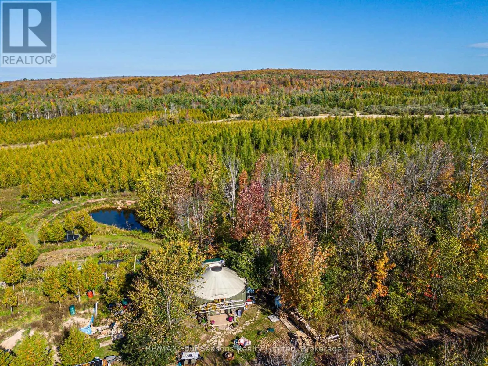 NORTH 1/2 LOT 25 ST VINCENT SYDENHAM TOWNLINE N