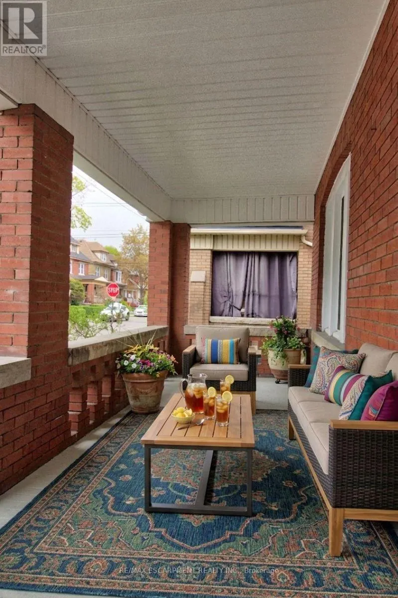 2 - 70 SPADINA AVENUE
