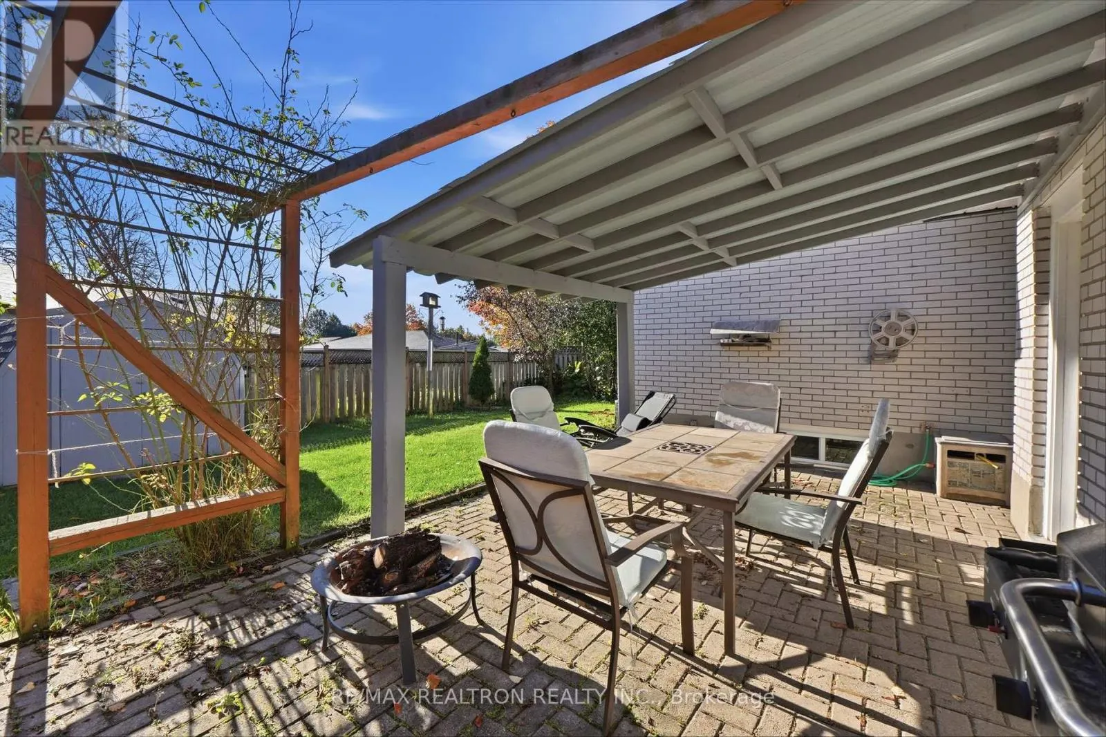 65 MCILWRAITH CRESCENT