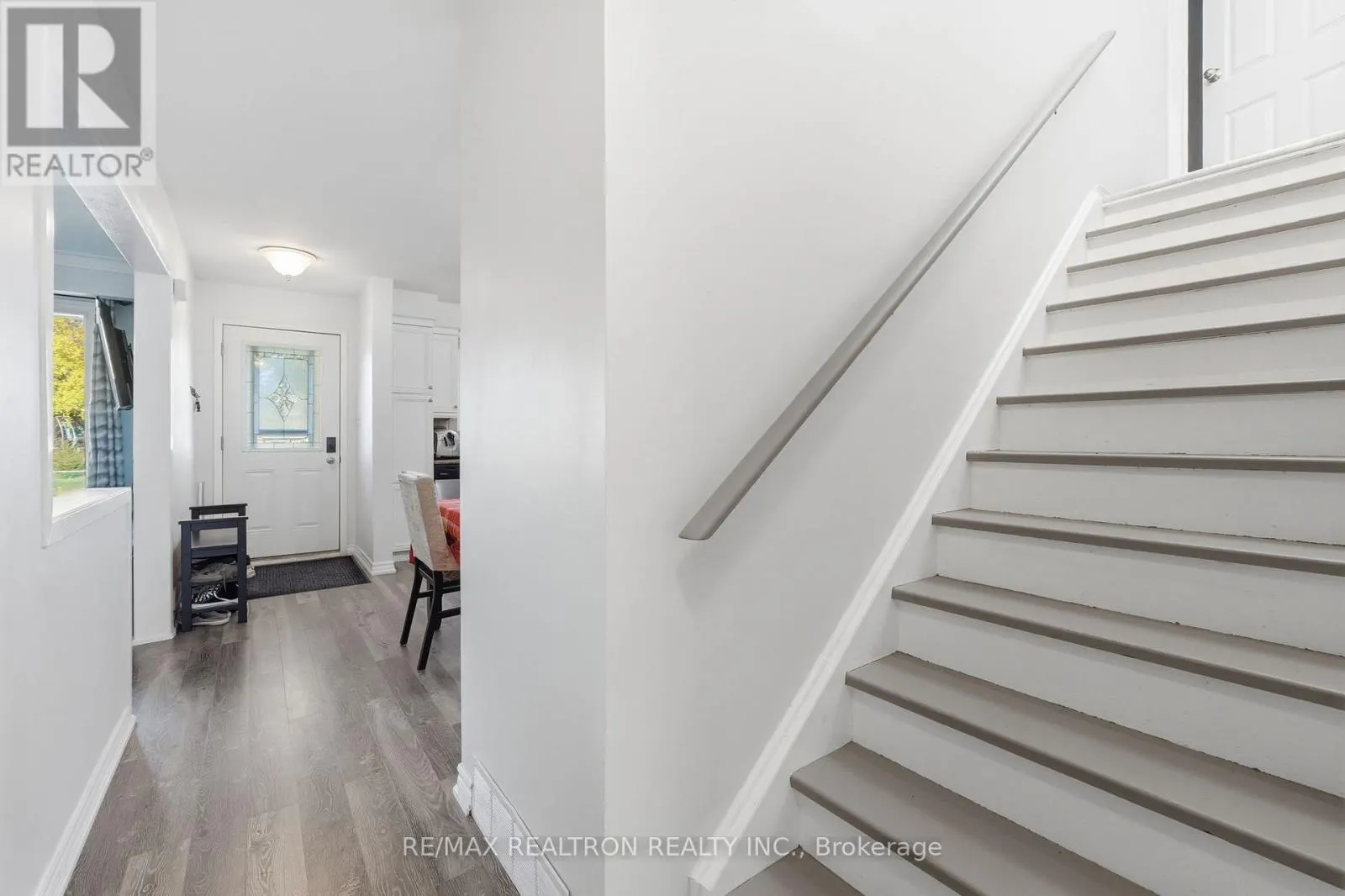 65 MCILWRAITH CRESCENT