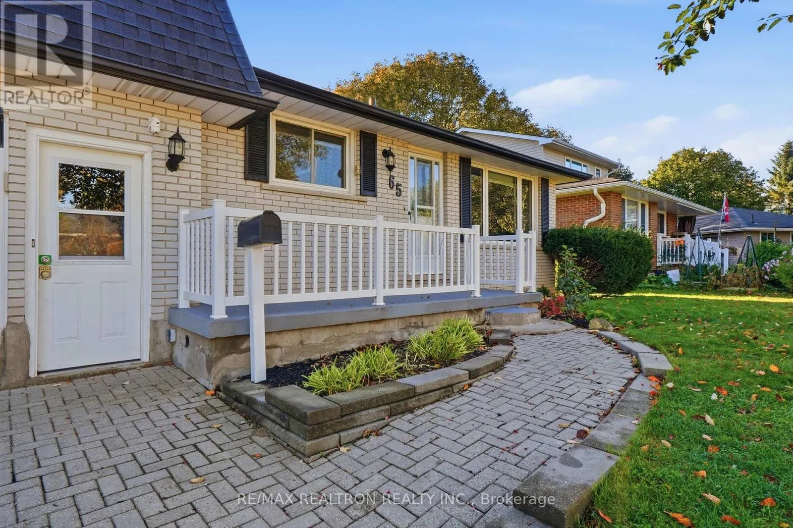 65 MCILWRAITH CRESCENT