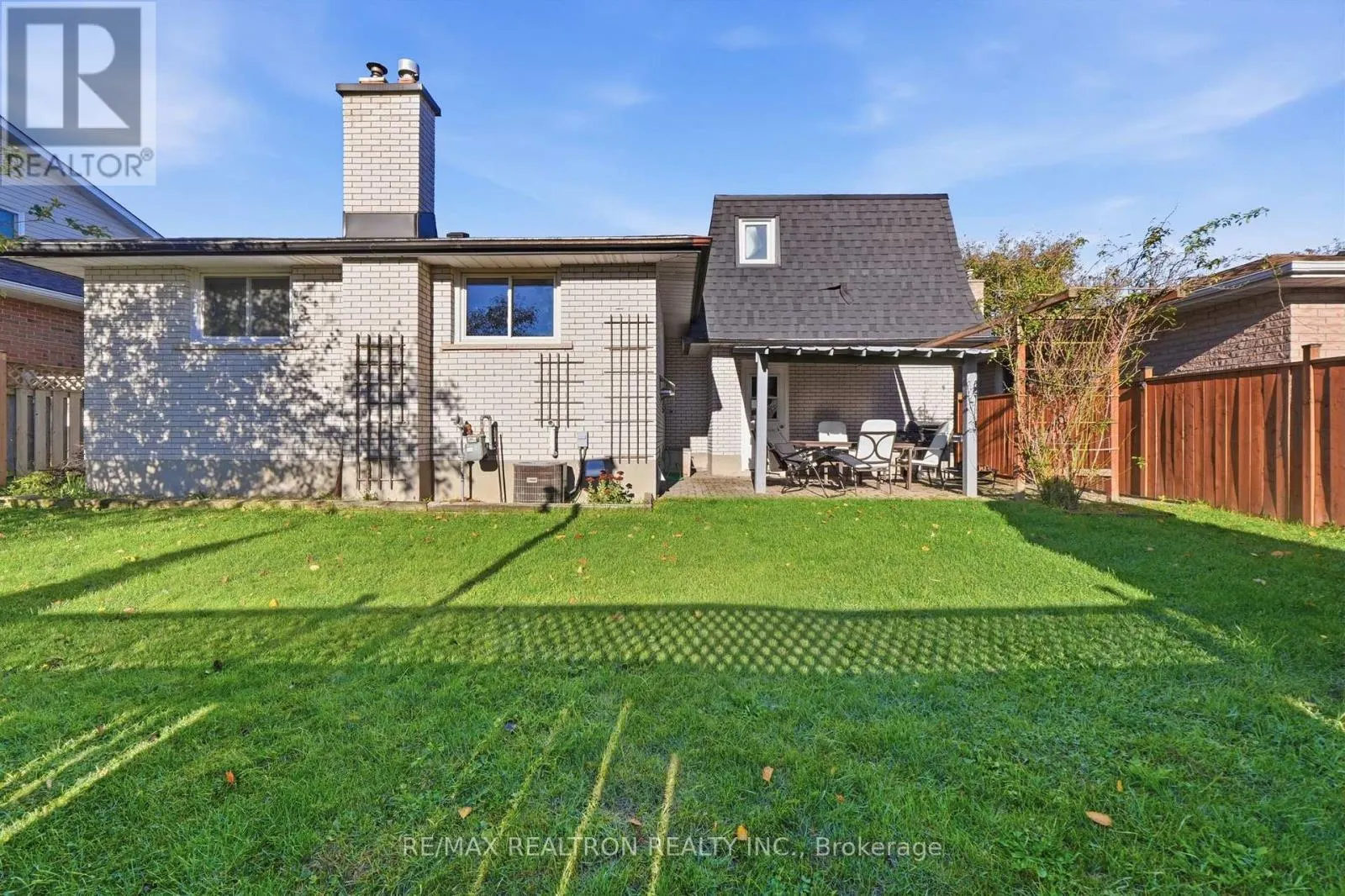 65 MCILWRAITH CRESCENT