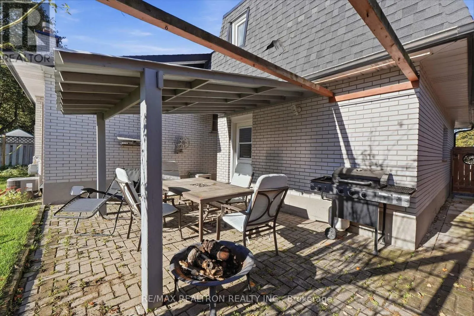 65 MCILWRAITH CRESCENT
