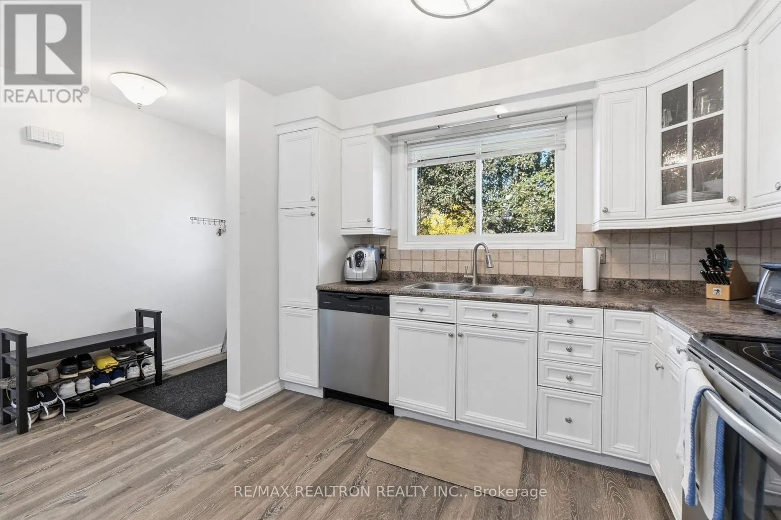 65 MCILWRAITH CRESCENT