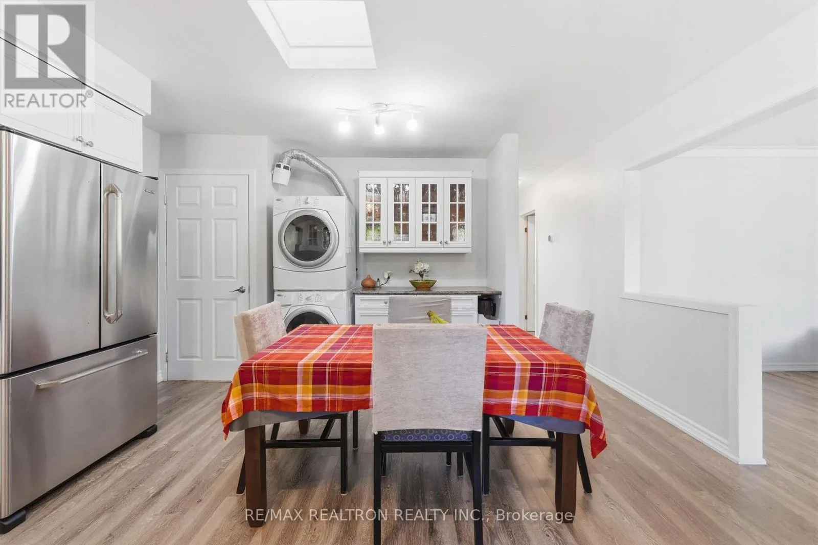 65 MCILWRAITH CRESCENT