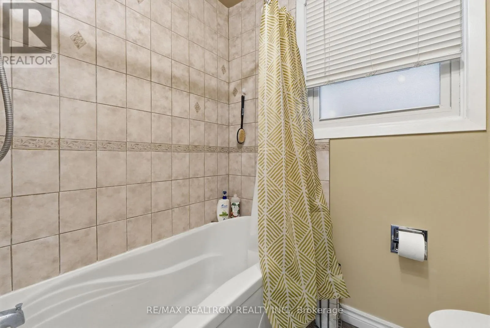 65 MCILWRAITH CRESCENT