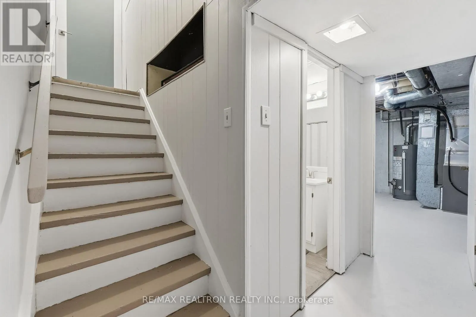 65 MCILWRAITH CRESCENT