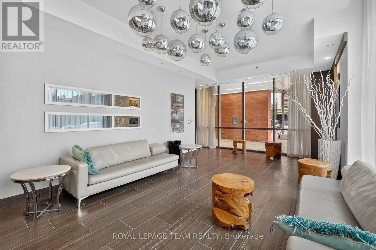1102 - 118 HOLMWOOD AVENUE