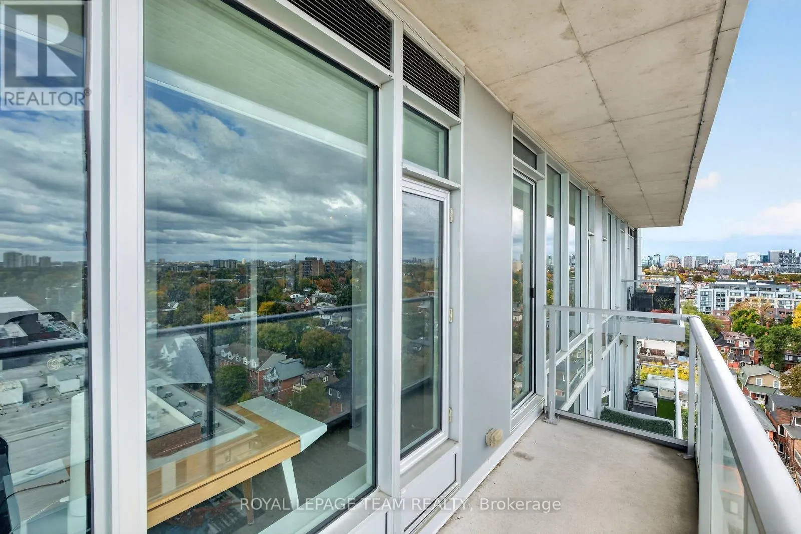 1102 - 118 HOLMWOOD AVENUE