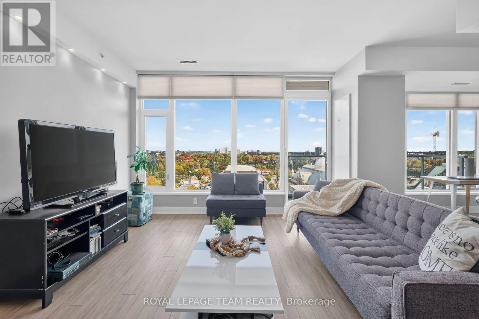 1102 - 118 HOLMWOOD AVENUE