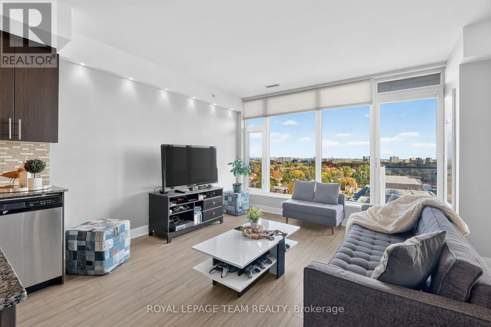 1102 - 118 HOLMWOOD AVENUE