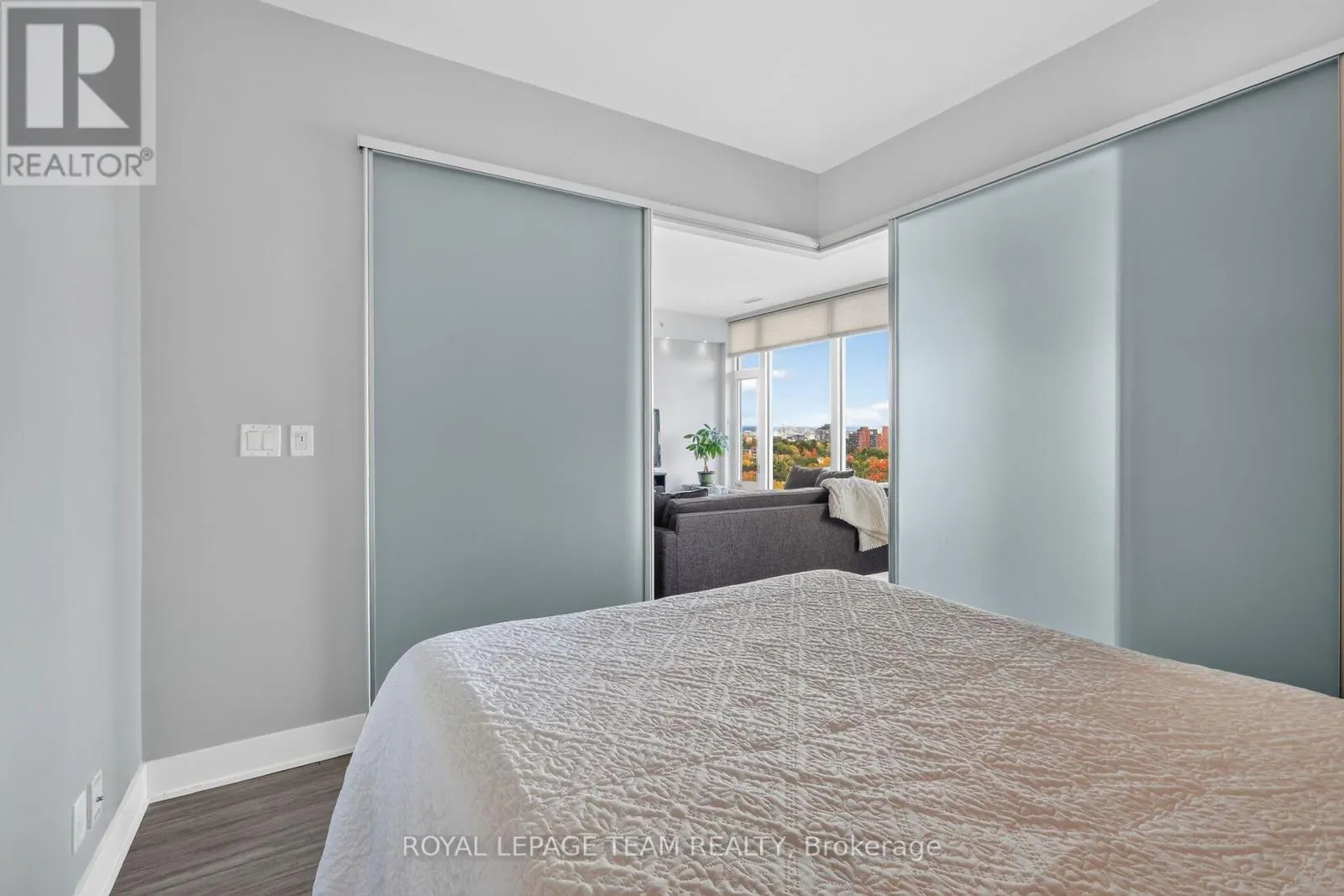 1102 - 118 HOLMWOOD AVENUE