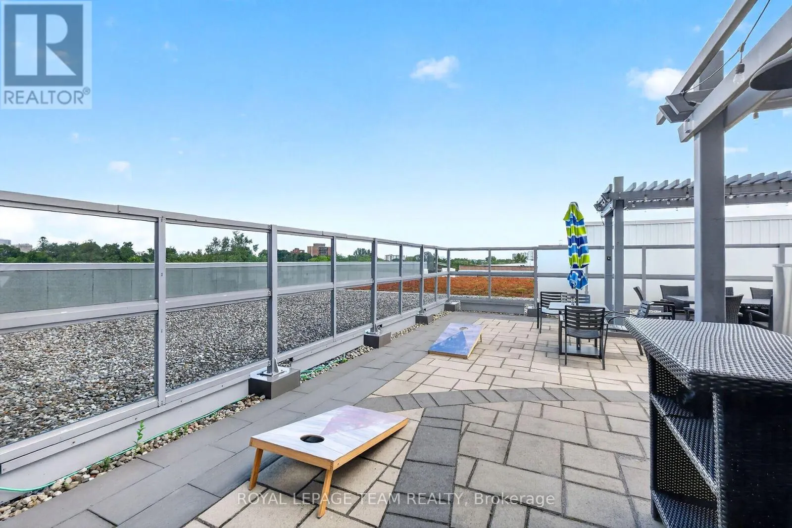 1102 - 118 HOLMWOOD AVENUE
