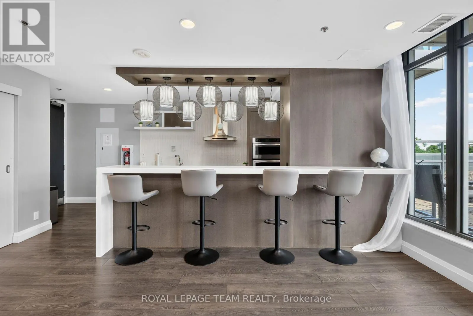 1102 - 118 HOLMWOOD AVENUE