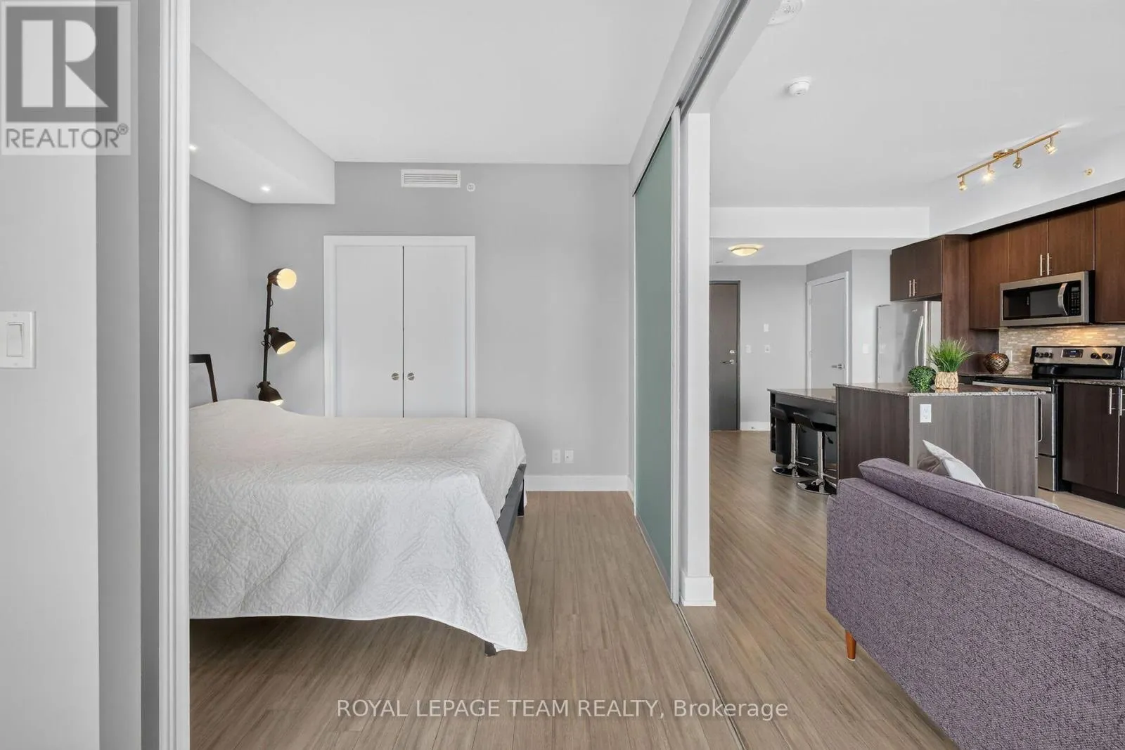 1102 - 118 HOLMWOOD AVENUE