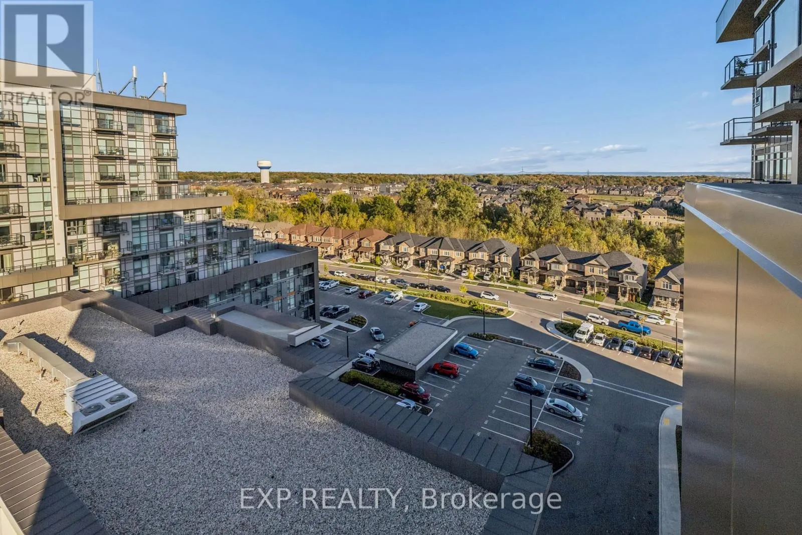 1005 - 450 DUNDAS STREET E