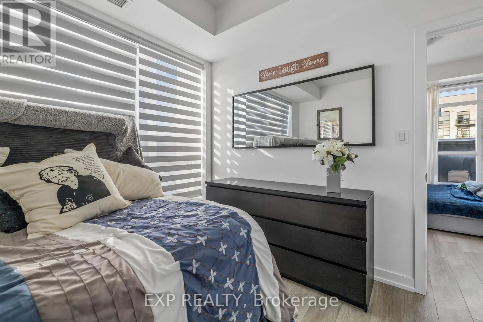 1005 - 450 DUNDAS STREET E