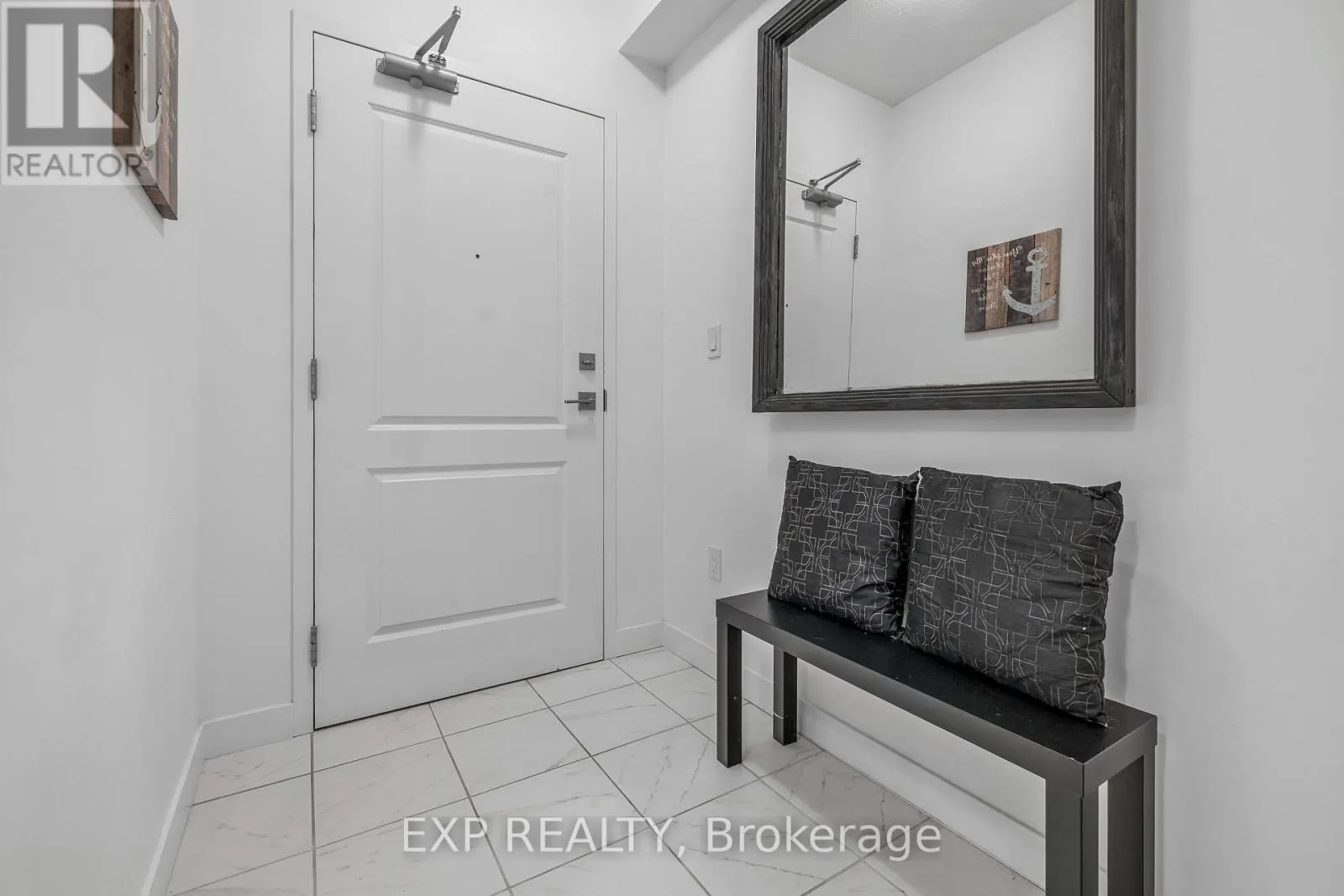 1005 - 450 DUNDAS STREET E