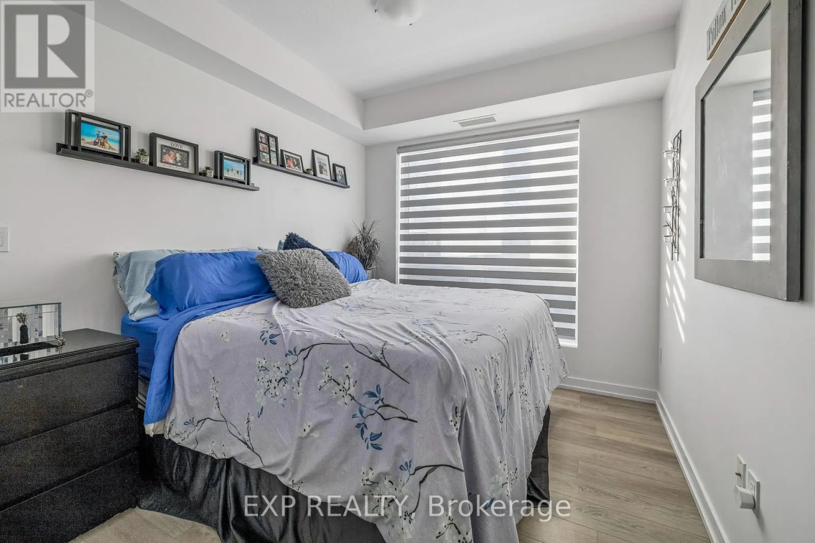 1005 - 450 DUNDAS STREET E