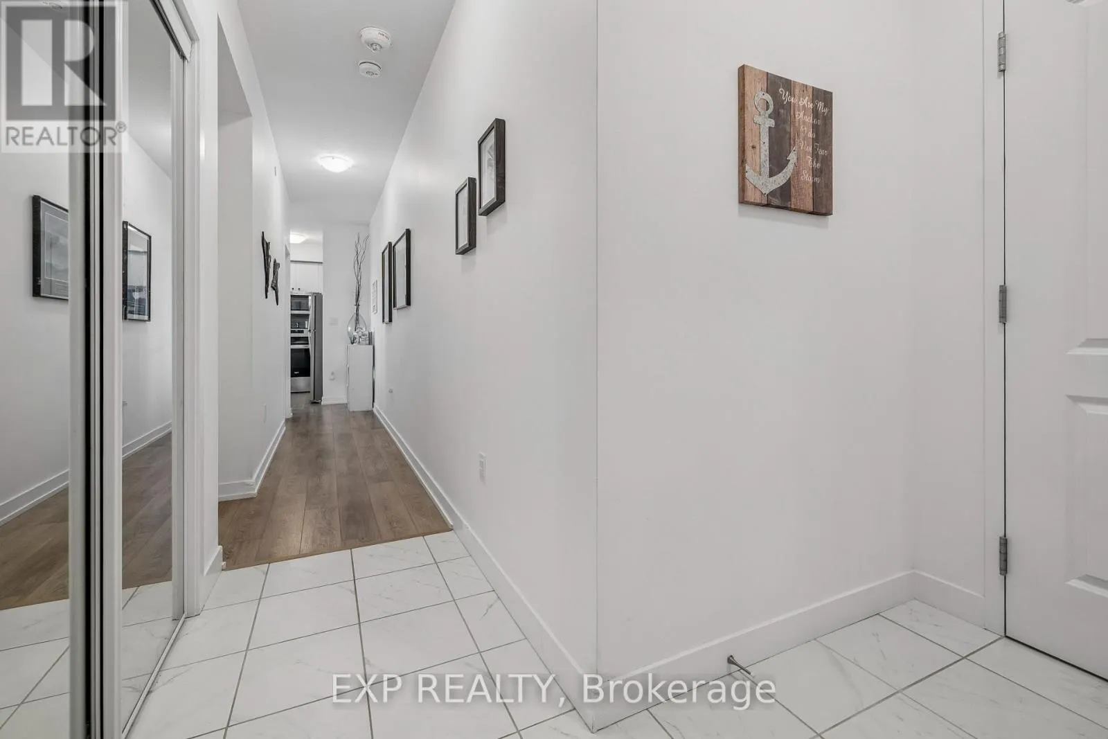 1005 - 450 DUNDAS STREET E