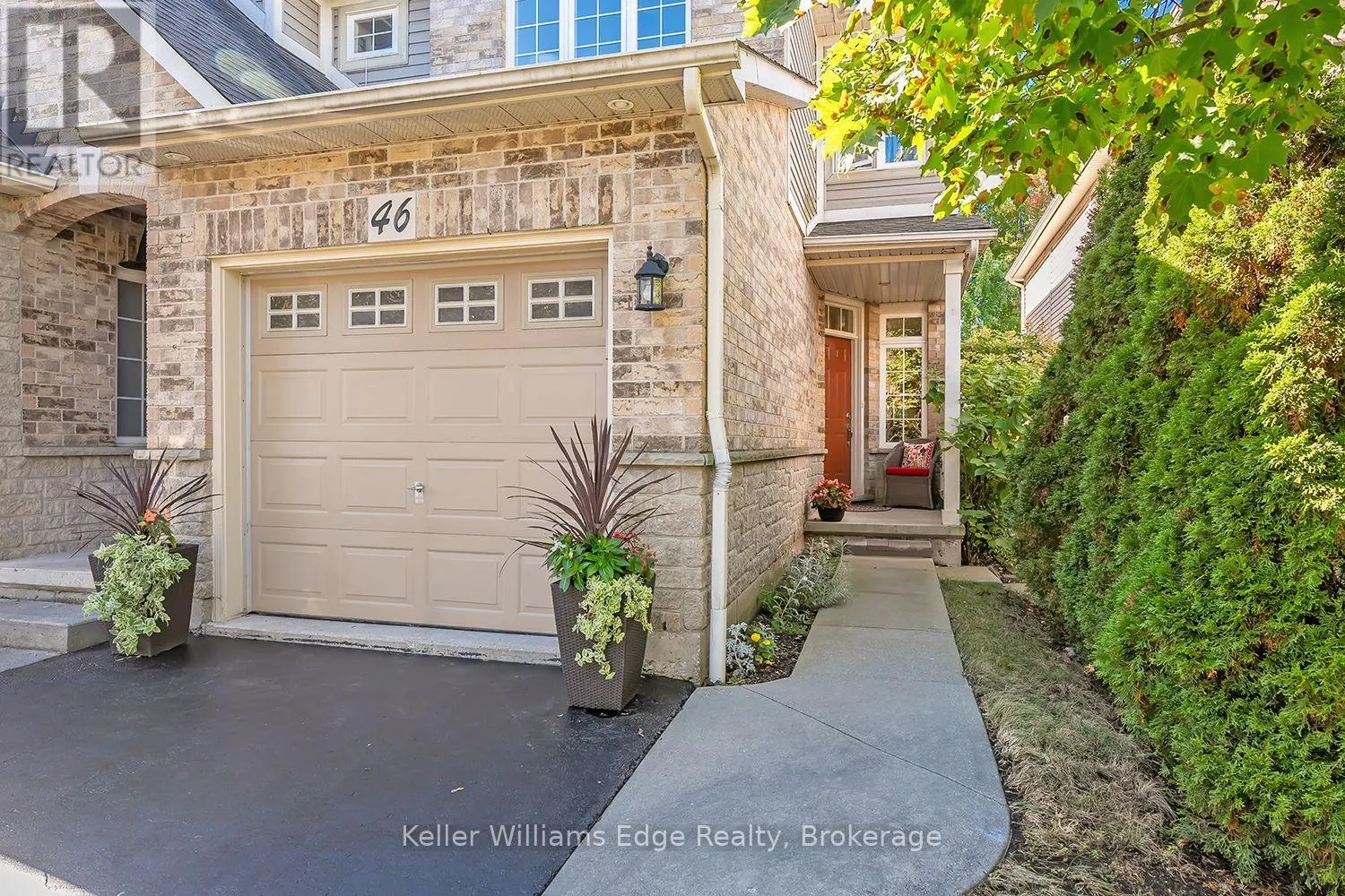 46 SUNNYCROFT COURT W